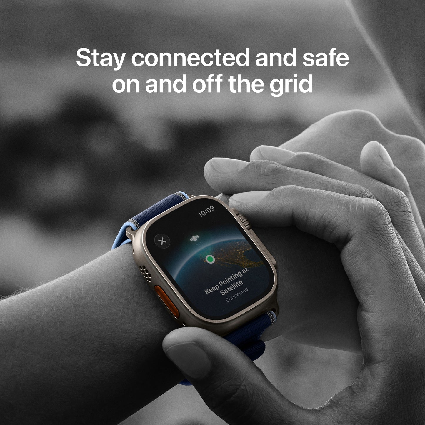 Apple_Watch_Ultra_3_49mm_LTE_Natural_Titanium_Ocean_Band_Anchor_Blue_PDP_Image_Position_4__GBEN