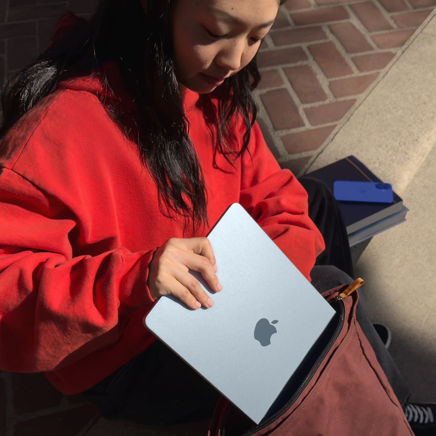 MacBook_Air_13-inch_M4_Midnight_PDP_Image_Position_8__GBEN