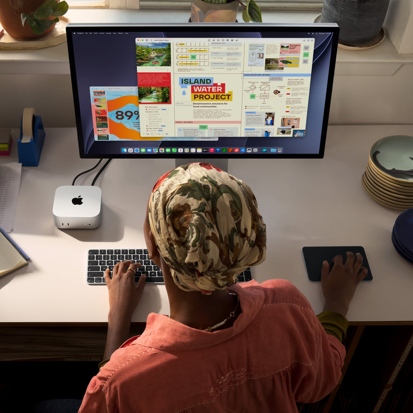 Mac_mini_M6_Silver_PDP_Image_Position_7__en-GB